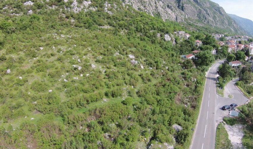 Grundstück mit ausgezeichnetem Meerblick Dobrota, Kotor