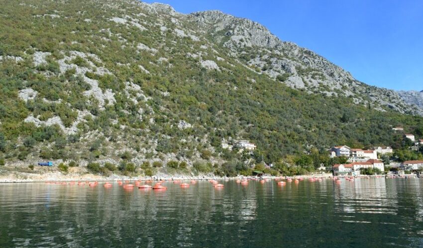 Prodaja atraktivno zemljište na samoj obali Kotor