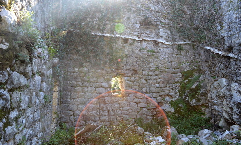 Altes Steinhaus (Ruine) Stoliv, Kotor