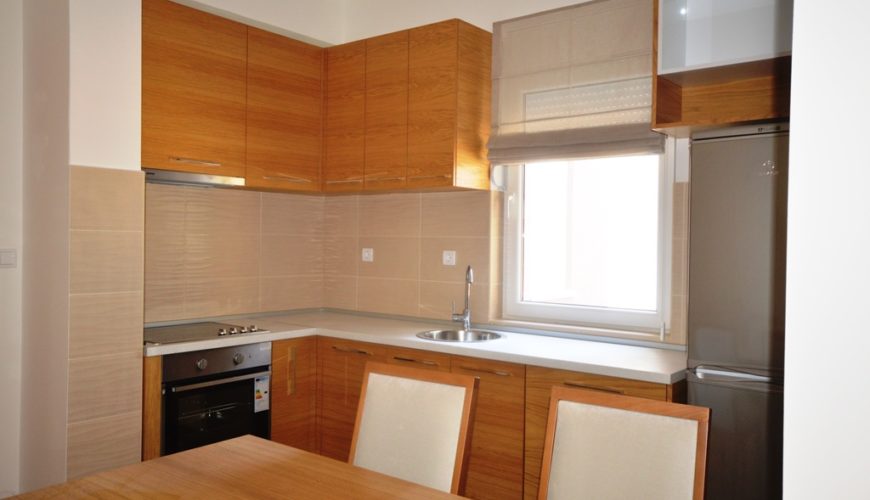 rn2380-quiet-apartment-kitchen