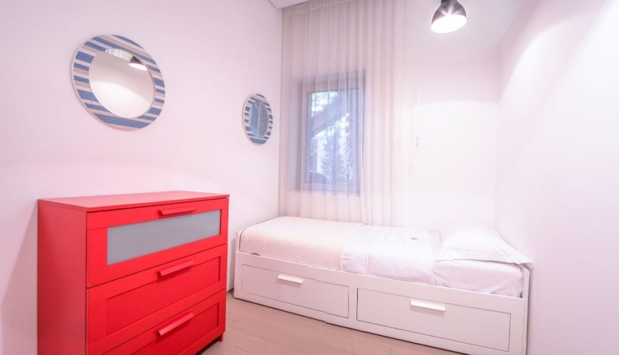 rn2384-luxury-apartment-bedroom-2