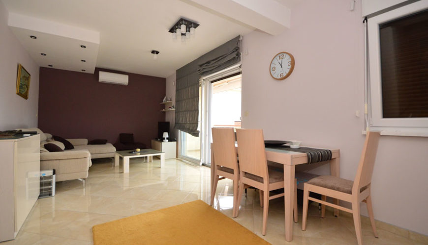 rn2394-beautiful-apartment-situated-in-djenovici-3