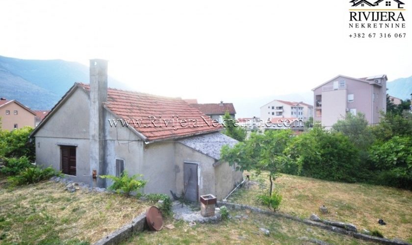 Ruine zum Verkauf in attraktiver Lage in Dobrota