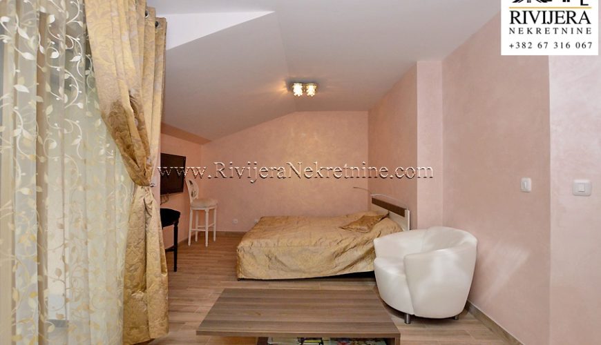 Luxury three bedroom apartment in Igalo, Herceg Novi